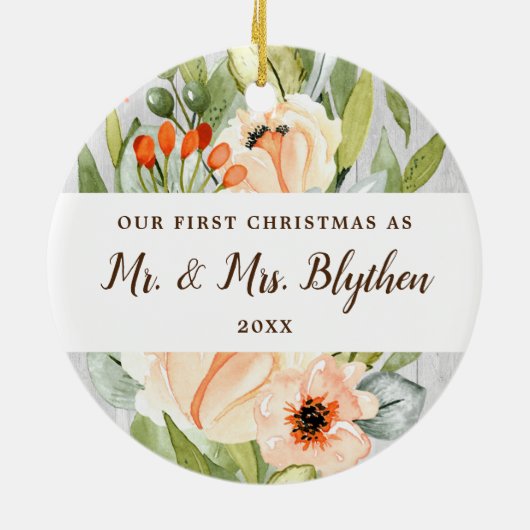 Eerste Kerstmis als de heer Mrs. Personalized Gree Keramisch Ornament (Achterkant)