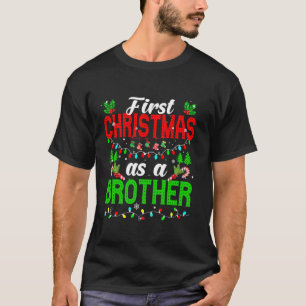 Eerste Kerstmis als een broertje familie Xmas Ligh T-shirt