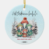 Eerste Kerstmis als familie van 4 witte olifanten Keramisch Ornament (Voorkant)
