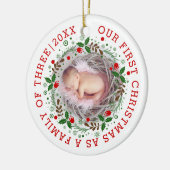 Eerste Kerstmis als familie van drie grote foto's Keramisch Ornament (Links)