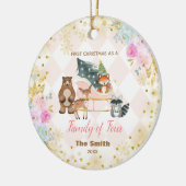 Eerste Kerstmis als familie van vier roze Floral Keramisch Ornament (Links)