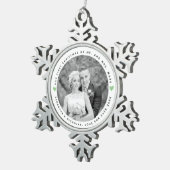Eerste Kerstmis als foto van de heer en mevrouw Gr Tin Sneeuwvlok Ornament (Rechts)