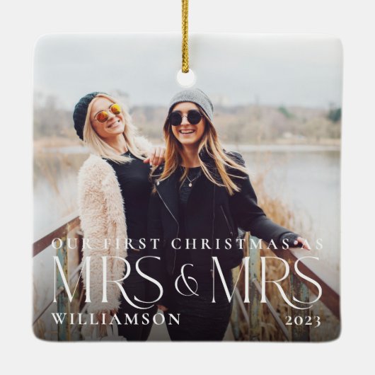 Eerste Kerstmis als foto van mevrouw & mevrouw Mod Keramisch Ornament (Achterkant)