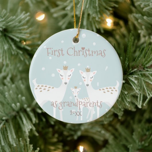 Eerste Kerstmis als grootouders - Cute Deer Blue Keramisch Ornament (Boom)