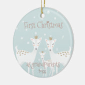 Eerste Kerstmis als grootouders - Cute Deer Blue Keramisch Ornament (Links)