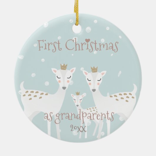 Eerste Kerstmis als grootouders - Cute Deer Blue Keramisch Ornament (Achterkant)