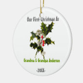 Eerste Kerstmis als grootouders kerstmis Holly Keramisch Ornament (Links)