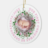 Eerste Kerstmis als grootouders met roze foto Keramisch Ornament (Links)