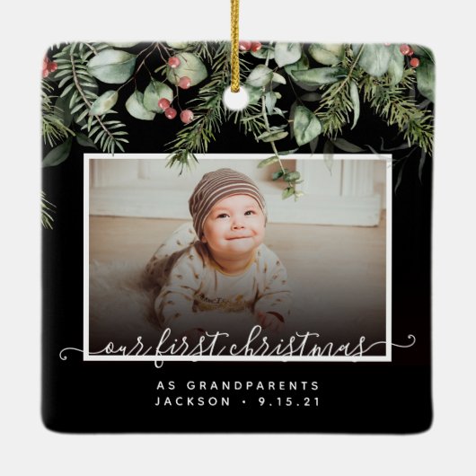 Eerste Kerstmis als Grootouders Winter Greenery Keramisch Ornament (Achterkant)