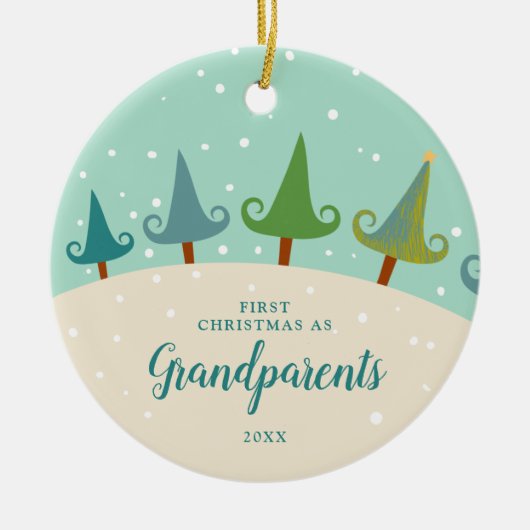 Eerste Kerstmis als grootouders Winter Pine Trees Keramisch Ornament (Voorkant)