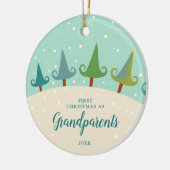 Eerste Kerstmis als grootouders Winter Pine Trees Keramisch Ornament (Links)