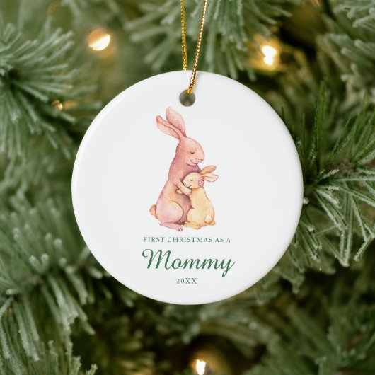 Eerste Kerstmis als mama Baby Bunny gepersonalisee Keramisch Ornament (Boom)