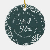 Eerste Kerstmis als Mr. en mevrouw | Achterfoto Keramisch Ornament (Voorkant)