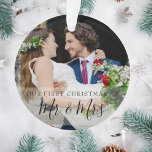 Eerste Kerstmis als Mr & Mrs Name 2 Foto's Ornament<br><div class="desc">Geef uw favoriete foto's,  naam en datum een persoonlijk tintje om een uniek geheugen en een uniek geschenk voor een eerste Kerstmis te creëer. Een heerlijk koepel om jullie eerste Kerstmis samen te vieren. Ontworpen door: Thisnotme©</div>