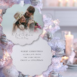 Eerste Kerstmis als Mr. Mrs Photo Overlay Script Ornament Kaart<br><div class="desc">Eerste Kerstmis als Mr. Mrs. Photo Overlay Script Ornament. Uw eerste getrouwde kerst is heel bijzonder, en dit handige alles-in-één ornament en kaart, heeft uw foto en eerste kerst als Mr & Mrs in een informeel setscript op de voorkant, en uw bericht en namen op de achterkant, klaar voor uw...</div>