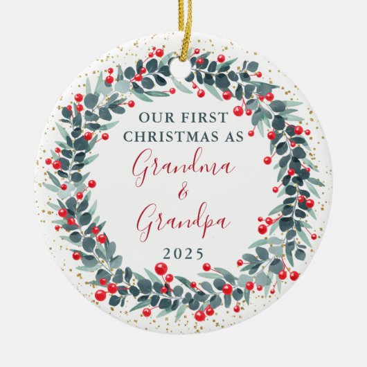 Eerste Kerstmis als oma en opa Holly Berries Keramisch Ornament (Voorkant)