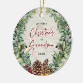 Eerste Kerstmis als oma Pine Wreath Birch Foto Keramisch Ornament (Links)