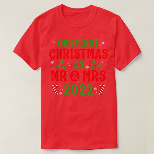 Eerste Kerstmis asand Mrs 2022 Paar Pas getrouwd T-shirt (Design voorkant)