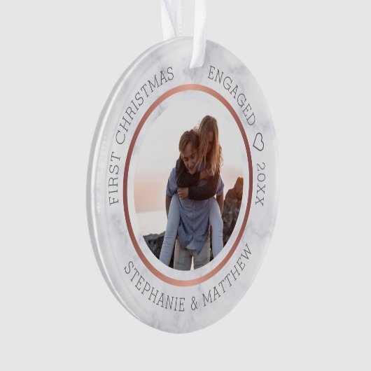 Eerste Kerstmis Betrokken Foto Elegant Marmer Ornament (voorkant)