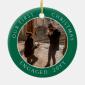 Eerste Kerstmis Betrokken Foto Keepsake Keramisch Ornament (Achterkant)