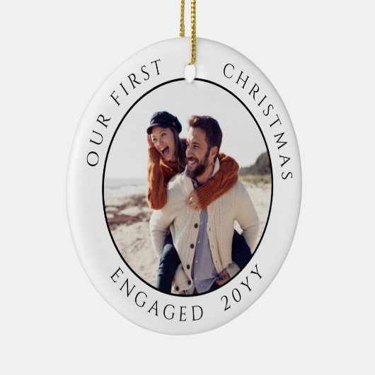 Eerste Kerstmis Betrokken Foto Keepsake Keramisch Ornament (Rechts)