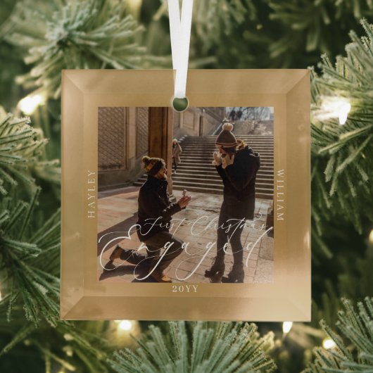 Eerste Kerstmis Betrokken Foto Tan Glas Ornament (Insitu)