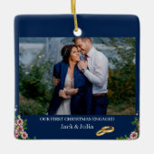 Eerste Kerstmis bezig met Verloving Foto Keramisch Ornament (Voorkant)