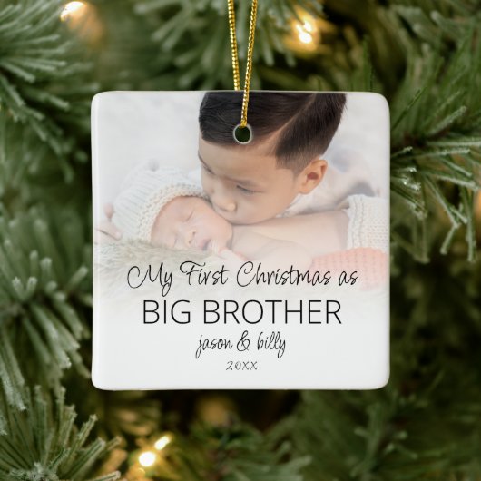 Eerste Kerstmis: Big Brother Photo Overlay Names Keramisch Ornament (Boom)