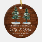 Eerste Kerstmis, de heer en mevrouw Rustic Wood Tw Keramisch Ornament (Voorkant)