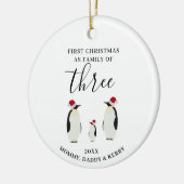 Eerste Kerstmis Familie van Drie Schattigee Pinguï Keramisch Ornament (Links)