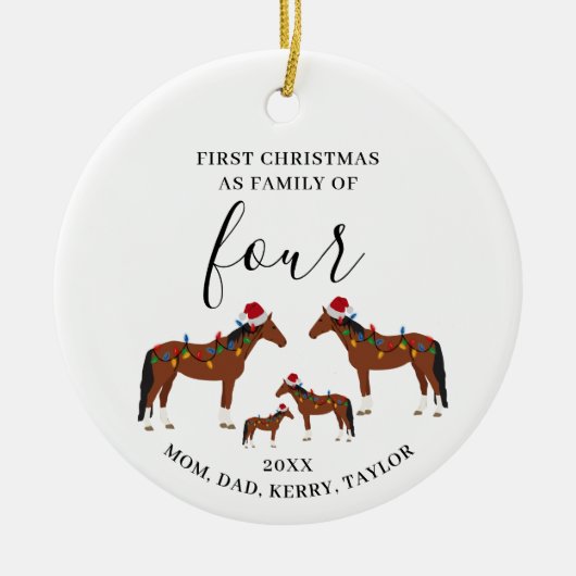 Eerste Kerstmis Familie van Vier Schattigee Paarde Keramisch Ornament (Voorkant)