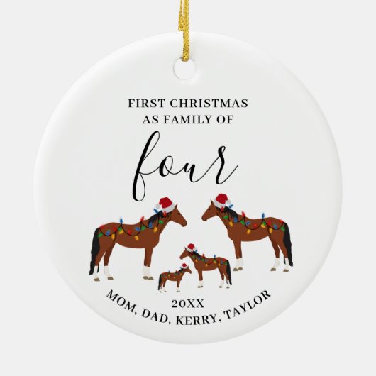 Eerste Kerstmis Familie van Vier Schattigee Paarde Keramisch Ornament (Achterkant)