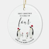 Eerste Kerstmis Familie van Vier Schattigee Pinguï Keramisch Ornament (Links)
