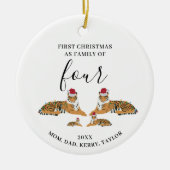 Eerste Kerstmis Familie van Vier Schattigee Tijger Keramisch Ornament (Voorkant)