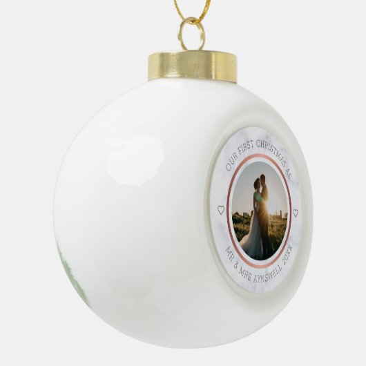 Eerste Kerstmis Foto Elegant Marble Keramische Bal Ornament (Links)