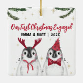 Eerste Kerstmis Gegaasde of gehuwde grappige pingu Keramisch Ornament (Achterkant)