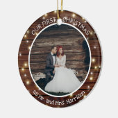 Eerste Kerstmis getrouwd 2 foto rustieke lichten Keramisch Ornament (Links)