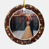 Eerste Kerstmis getrouwd 2 foto rustieke lichten Keramisch Ornament (Achterkant)