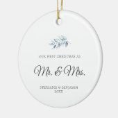 Eerste Kerstmis Getrouwd Botanisch IJsblauw Elegan Keramisch Ornament (Links)