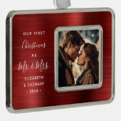 Eerste Kerstmis getrouwd foto rood geborsteld meta Verzilverd Omlijst Ornament (Rechts)