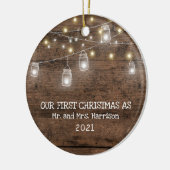 Eerste Kerstmis Getrouwd Foto Rustieke String Ligh Keramisch Ornament (Links)