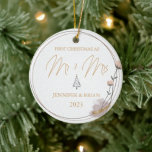 Eerste Kerstmis Getrouwd met de heer en mevrouw Ke Keramisch Ornament<br><div class="desc">Eerste Kerstmis Getrouwd met de heer en mevrouw Kerstmis</div>