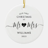 Eerste Kerstmis Getrouwd Minimal Mr en Mrs Foto Keramisch Ornament (Voorkant)
