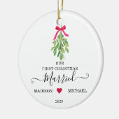 Eerste kerstmis getrouwd mistletoe vakantie keramisch ornament (Links)