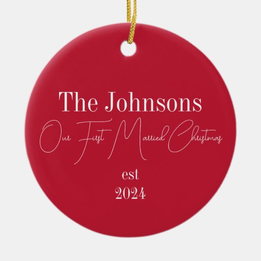 Eerste Kerstmis Getrouwd Moderne Typografie Keramisch Ornament (Voorkant)