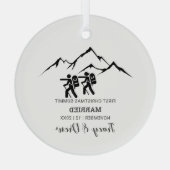 Eerste Kerstmis Getrouwd Outdoor Mountain Hiking Glas Ornament (Achterkant)