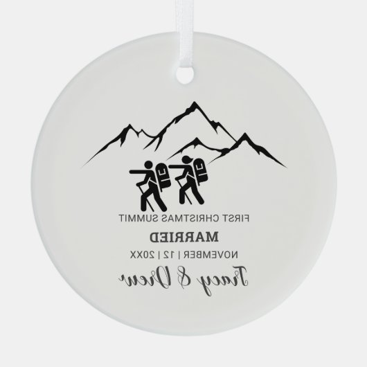 Eerste Kerstmis Getrouwd Outdoor Mountain Hiking Glas Ornament (Achterkant)