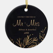 Eerste Kerstmis Getrouwd Paar Goud Modern Elegant Keramisch Ornament (Voorkant)