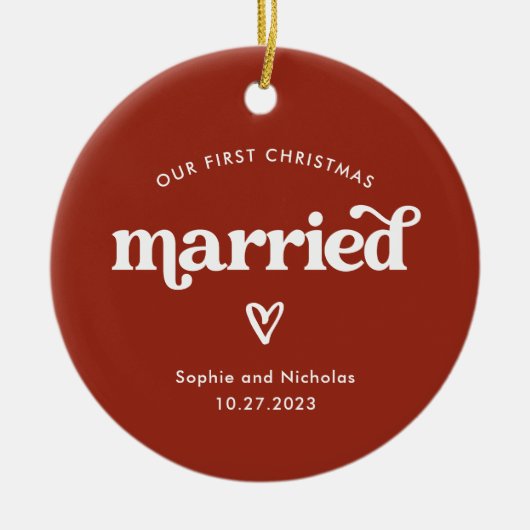 Eerste Kerstmis getrouwd | Rood en Wit met Hart Keramisch Ornament (Voorkant)
