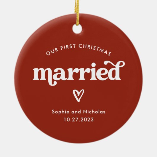 Eerste Kerstmis getrouwd | Rood en Wit met Hart Keramisch Ornament (Achterkant)